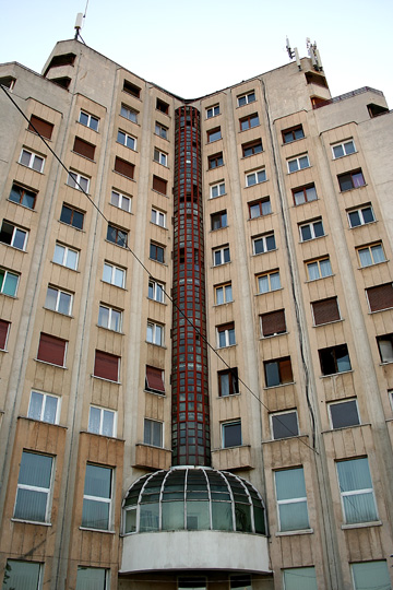 Ten Pointless Floors